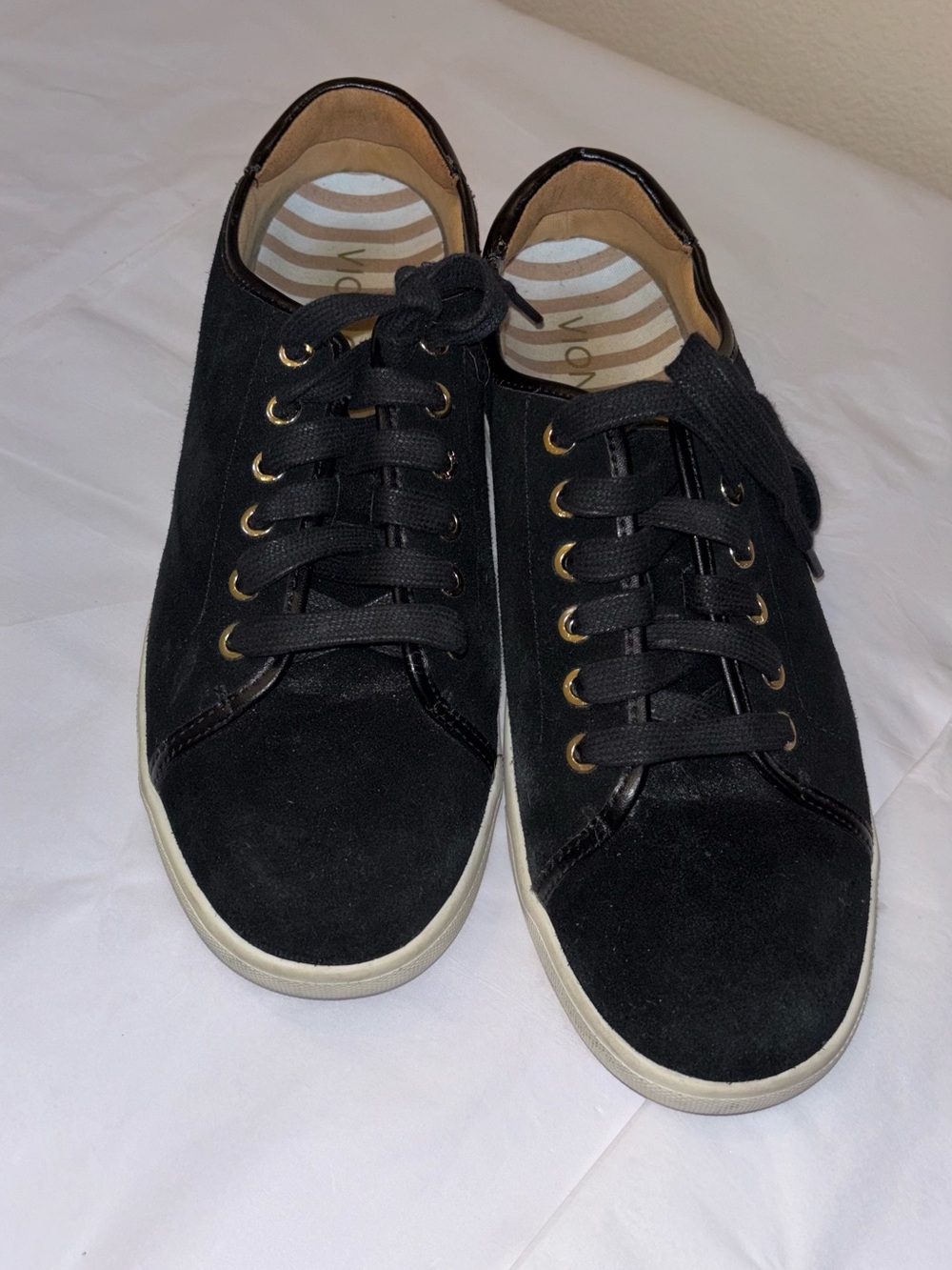 Vionic Black Suede Lace-Up Sneakers 9.5 VGUC